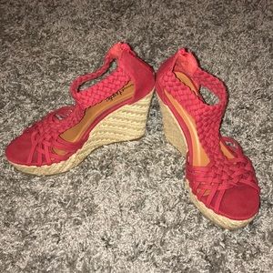 NEVER BEEN WORN red wedges